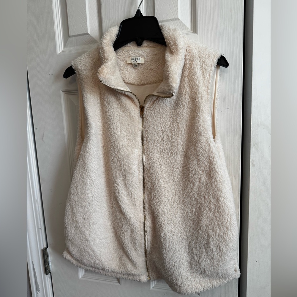 Umgee Cream Fleece Vest